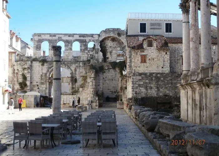 Mia-beach In Апартаменти *